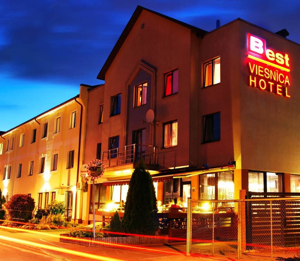 Отель Hotel BEST with FREE PARKING Рига-4